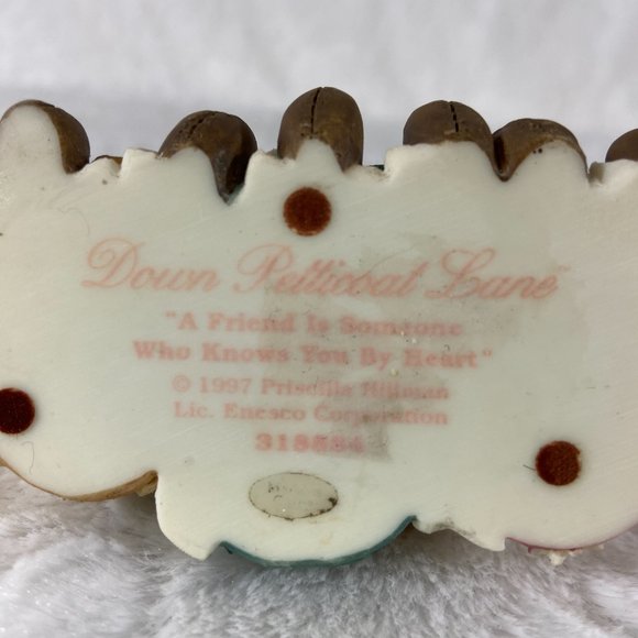 Down Petticoat Lane A Friend Is Someone Who Knows You By Heart Collectible 1997 - Picture 5 of 7